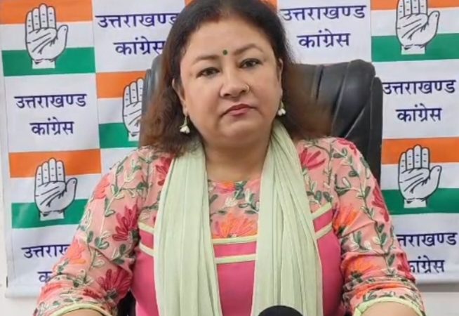 सवाल: 16 करोड़ के पुल की एप्रोच रोड 16 दिन में कैसे धंसी, कांग्रेस नेत्री गरिमा मेहरा दसौनी ने भाजपा नेतृत्व से मांगा जवाब