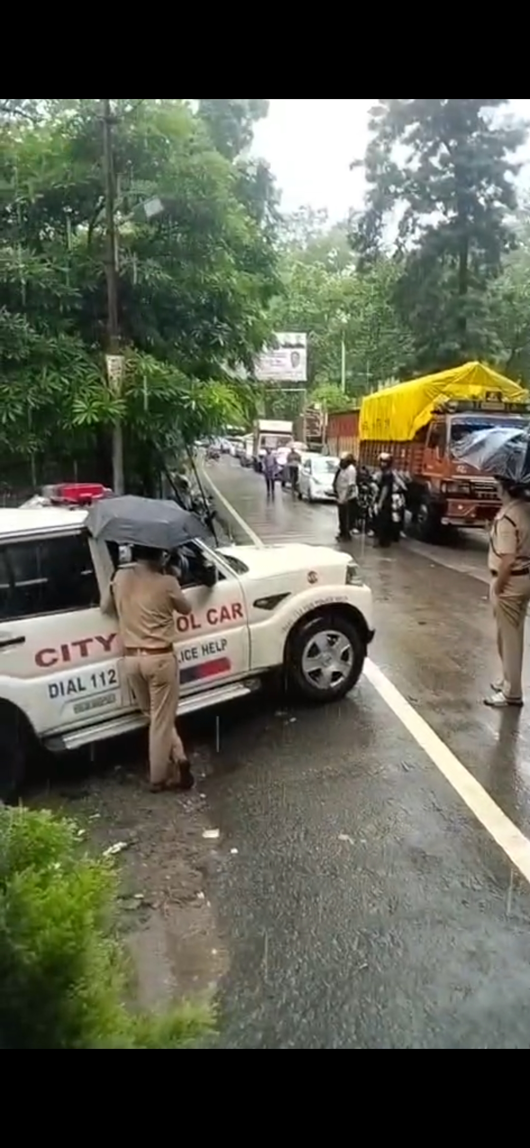 आफ़त: भारी बारिश के चलते कोटद्वार-दुगड्डा-लैंसडाउन-पौड़ी मार्ग हुआ बाधित