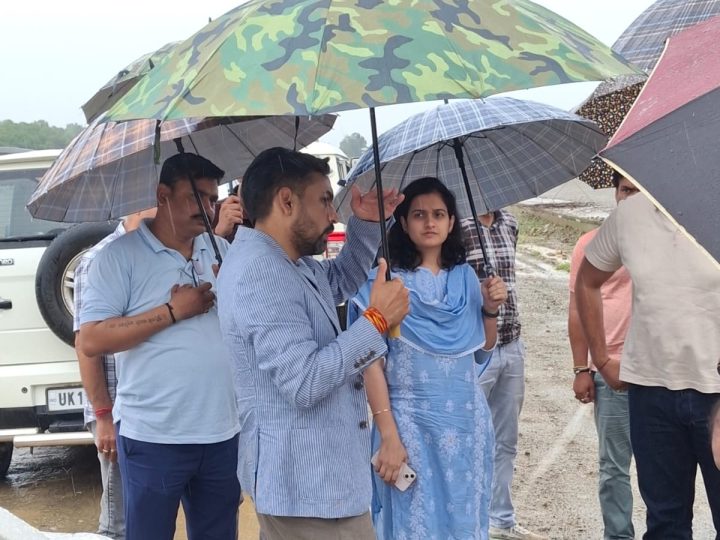 राज-काज: दिल्ली-देहरादून आर्थिक कॉरिडोर से जुड़ी 12 किमी ग्रीनफील्ड बाईपास परियोजना का डीएम ने किया निरीक्षण