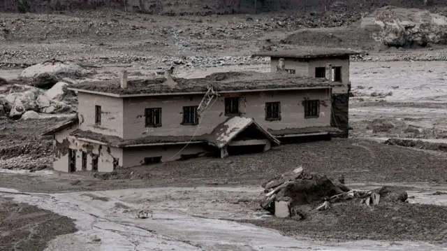 आपदा: नेपाल में बाढ़ से अब तक 469 की मौत; 30 देशों के 1,468 लोग लापता, चेतावनी जारी