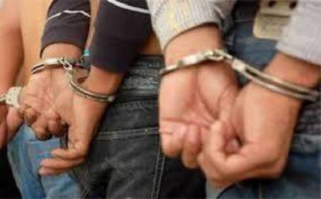शिकंजा: पुलिस के हत्थे चढ़े दो नशा तस्कर, कब्जे से कांवड़ में बेचने लाया गया 9.8 किलो गांजा बरामद