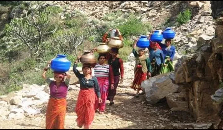 असर:अतिवृष्टि के चलते पेयजल लाइनें हुईं क्षतिग्रस्त, छह गांवों में गहराया पेयजल संकट