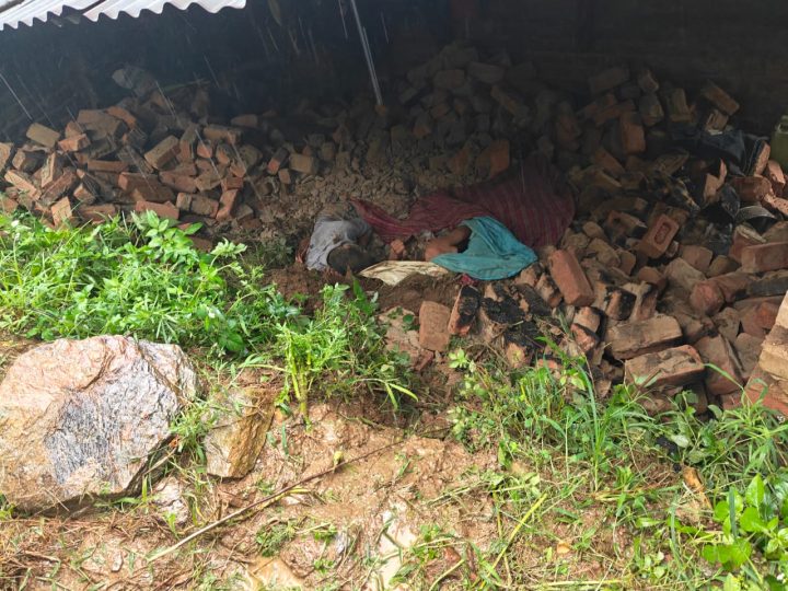 दुखद: शहर के धार की तूनी में मलबे की चपेट में आने से दो नेपाली मजदूरों की दर्दनाक मौत