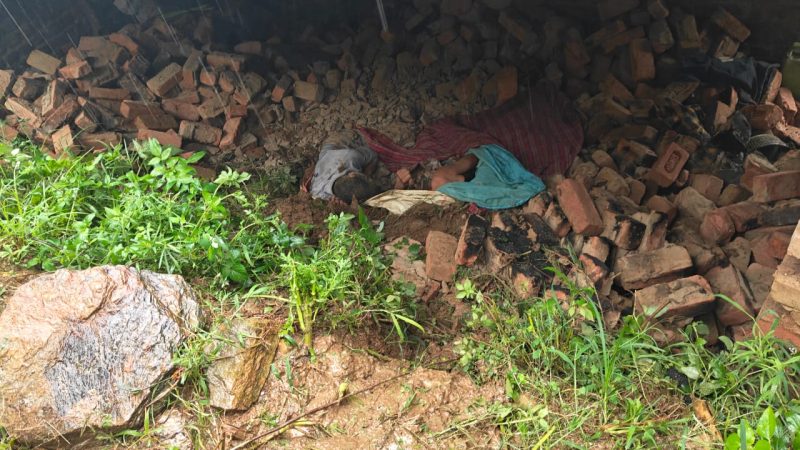 दुखद: शहर के धार की तूनी में मलबे की चपेट में आने से दो नेपाली मजदूरों की दर्दनाक मौत