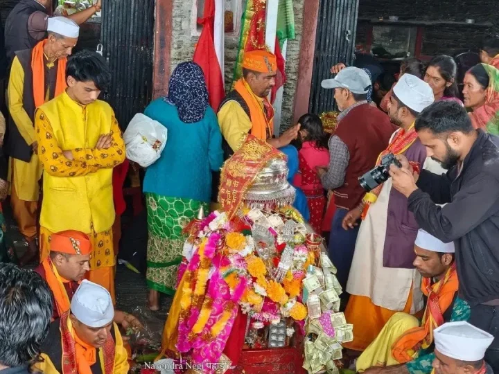 नंदा की डोलियों का पड़ावों पर हुआ स्वागत, जागरों से दी अगले पड़ाव की विदाई