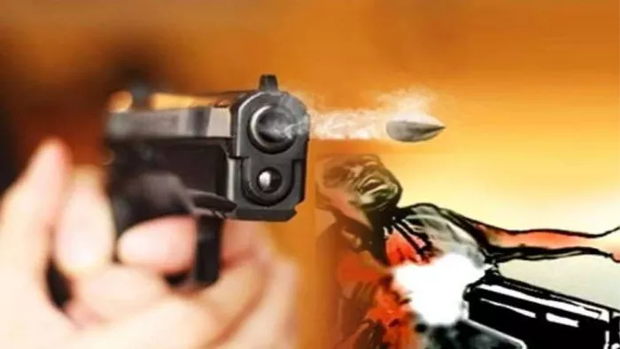 दुस्साहस: स्कूल में क्लासरूम के बाहर महिला टीचर को घसीटकर मार दी गोली, प्रेमी ने खुद की भी ली जान