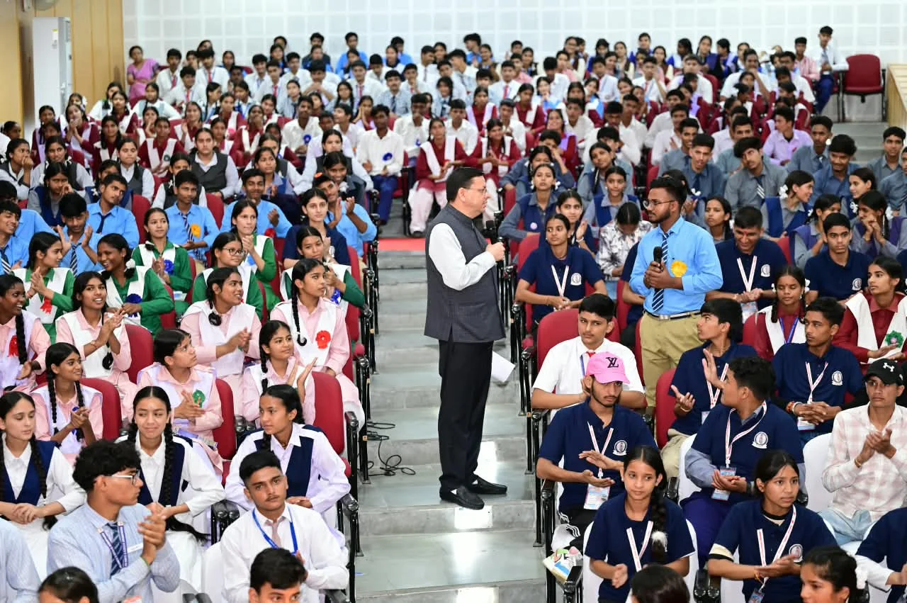 मुख्यमंत्री धामी के नेतृत्व में युवाओं के सपनों को मिल रही उड़ान, शिक्षा, रोजगार और स्वरोजगार के अवसरों पर जोर