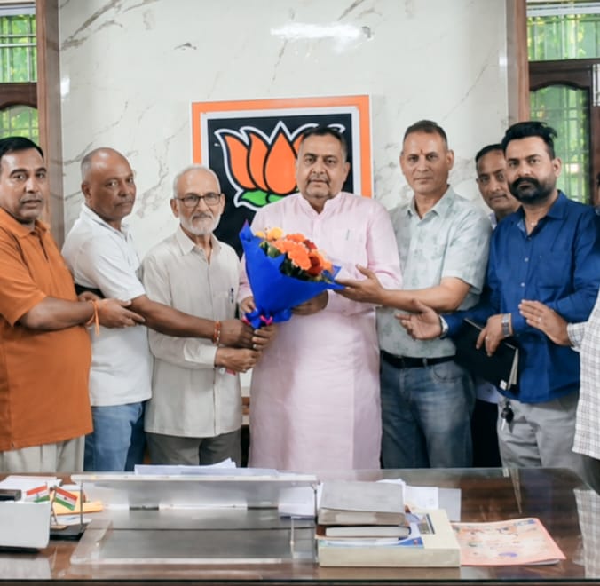 उपलब्धि: माध्यमिक विद्यालय को इंटर स्तर पर उच्चीकृत कराने पर जताया विधायक पुंडीर का आभार