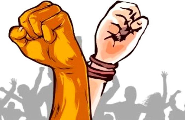 सबक:  बैरियर पर चढ़कर वीडियो बनाना पड़ा भारी, मसूरी में पुलिस ने हिरासत में लिए नौ युवक
