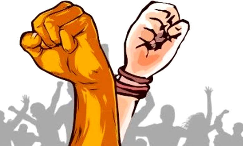 सबक:  बैरियर पर चढ़कर वीडियो बनाना पड़ा भारी, मसूरी में पुलिस ने हिरासत में लिए नौ युवक