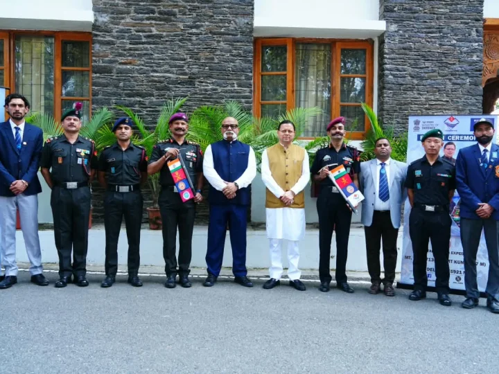 सीएम धामी ने माउंट एकांकागुआ के साथ नुन-कुन पर्वत श्रृंखला की तीन चोटियों पर सफल आरोहण करने वाले दलों को दी बधाई