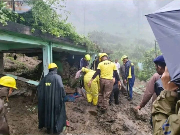 दुखद: अल्मोड़ा में भारी बारिश का कहर, मलबे की चपेट में आया मकान; महिला और दो बच्चों की मौत