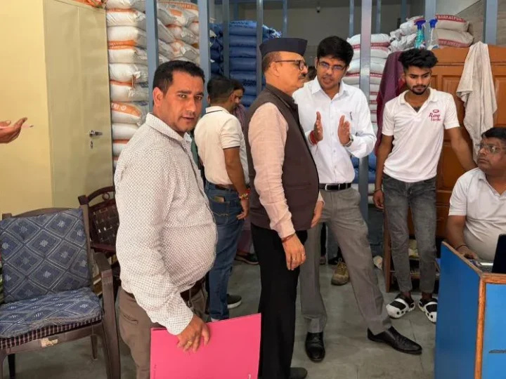 चीनी के बढ़ते मूल्यों पर नियंत्रण को लेकर संयुक्त निरीक्षण एवं छापेमारी अभियान; स्टॉक एवं बिक्री अभिलेखों की गहन जांच