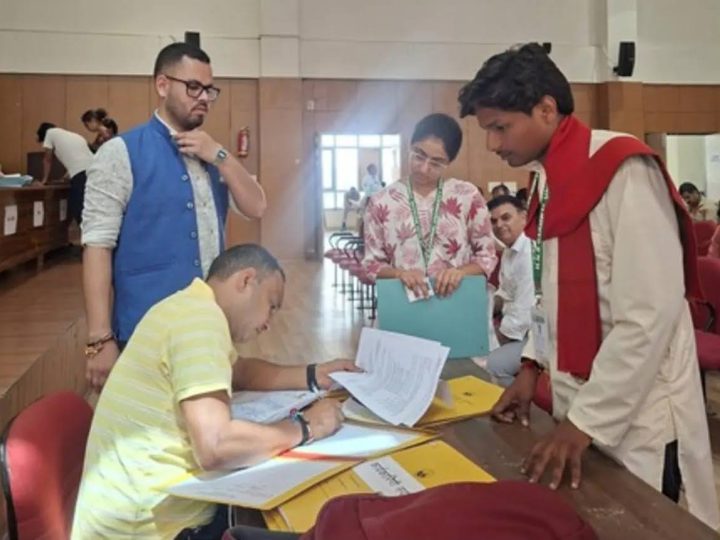 सरगर्मी: गढ़वाल विवि में छात्रसंघ चुनाव नामांकन का अंतिम दिन, अध्यक्ष पद पर अब तक नहीं आया कोई नाम