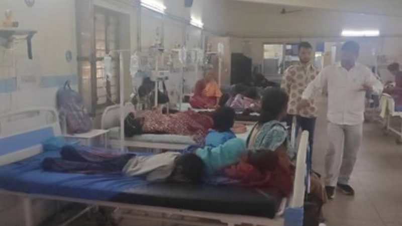अफरा-तफरी: मृत बकरी का मांस खाना ग्रामीणों के लिए बना मुसीबत, 24 से ज्यादा लोग पड़ गये बीमार