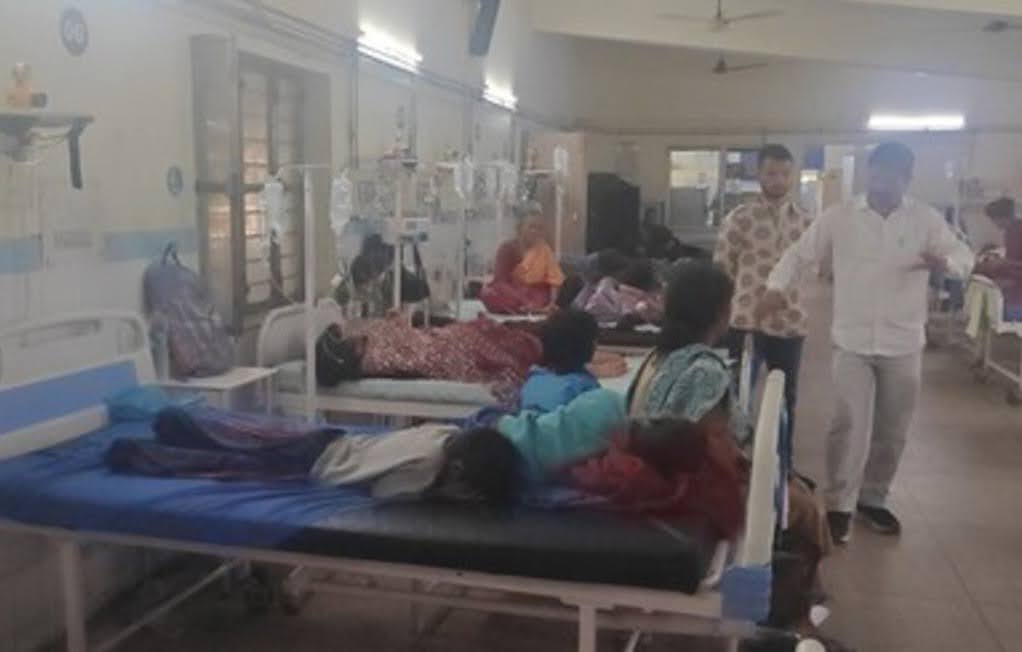 अफरा-तफरी: मृत बकरी का मांस खाना ग्रामीणों के लिए बना मुसीबत, 24 से ज्यादा लोग पड़ गये बीमार