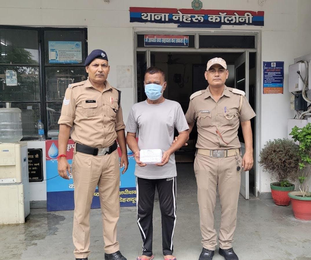 एक्शन: दून पुलिस की अवैध नशा कारोबार पर कार्रवाई, 7.50 ग्राम स्मैक के साथ तस्कर गिरफ्तार
