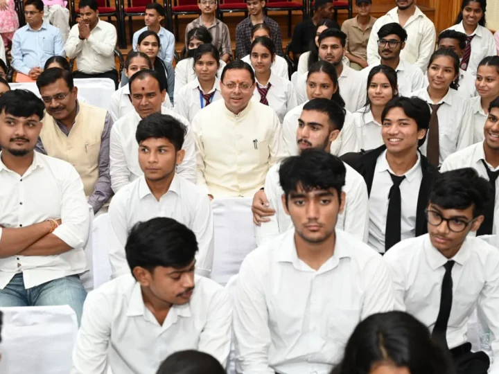 धामी सरकार का युवाओं को आत्मनिर्भर बनाने पर फोकस, नौकरी मांगने वाले नहीं नौकरी देने वाले बनेंगे उत्तराखंड के युवा