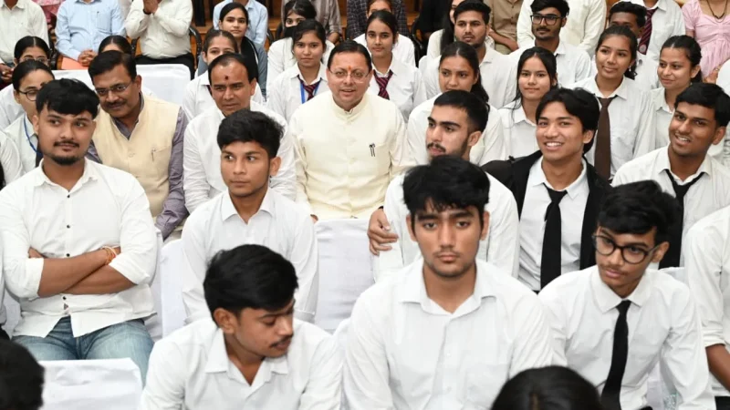 धामी सरकार का युवाओं को आत्मनिर्भर बनाने पर फोकस, नौकरी मांगने वाले नहीं नौकरी देने वाले बनेंगे उत्तराखंड के युवा