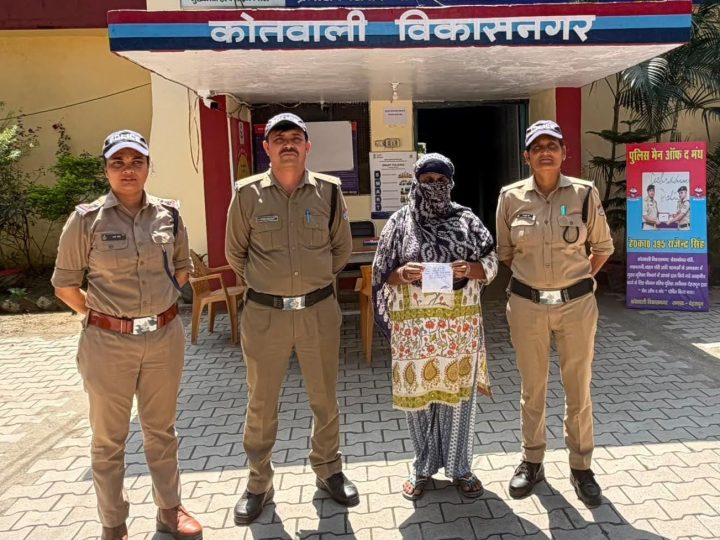 शिकंजा: रसोईघर में चकले के पीछे छिपाकर रखी थी स्मैक, छापेमारी में 60 साल की महिला हिस्ट्रीशीटर चढ़ी पुलिस के हत्थे