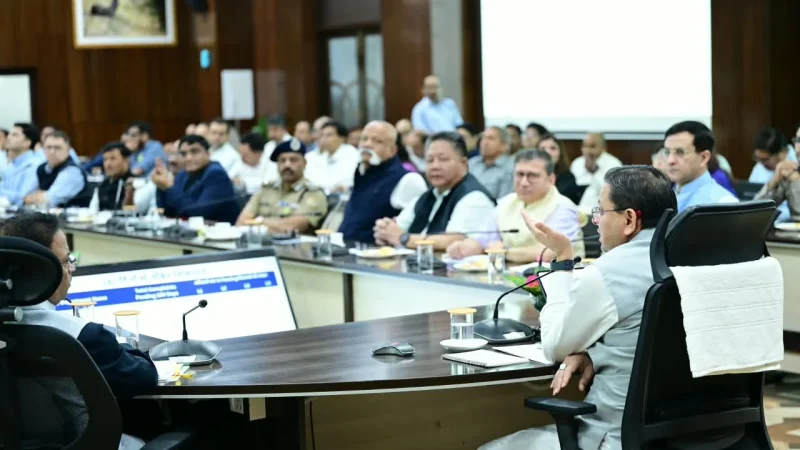 सीएम धामी ने जिलाधिकारियों को जनपदों में सबसे अधिक प्राप्त शिकायतों की विभागवार समीक्षा कर स्थायी समाधान सुनिश्चित करने के निर्देश दिए