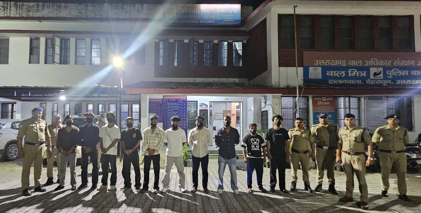 सबक: कोरोनेशन अस्पताल में मारपीट का वीडियो वायरल, पुलिस ने 10 युवकों को किया गिरफ्तार