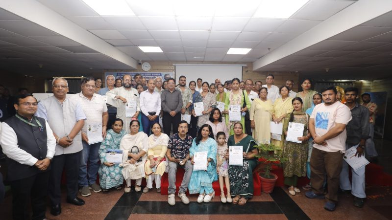 एम्स: 41वें नेत्रदान पखवाड़े का आयोजन, नेत्रदाता परिवारों को सम्मान से नवाजा गया 