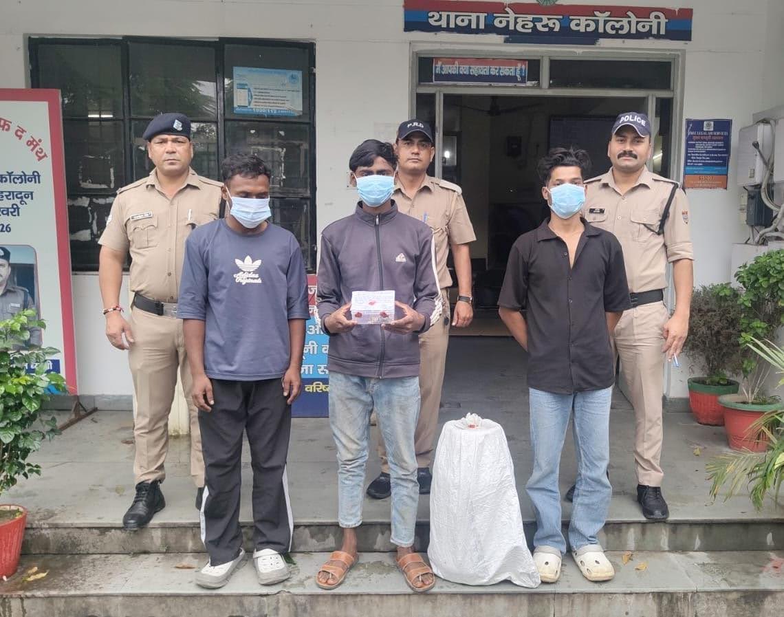 शिकंजा: बंद मकान का ताला तोड़कर नकबजनी करने के मामले में तीन आरोपी गिरफ्तार