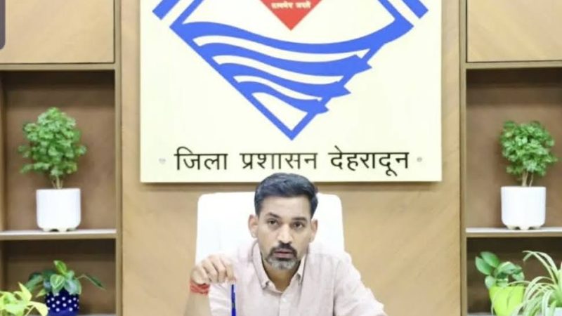 सहारा: फीस नहीं भर पाया तो छूट गई दसवीं की परीक्षा, घर बिका तो दर-दर भटका रुद्र; प्रशासन ने बढ़ाया मदद का हाथ