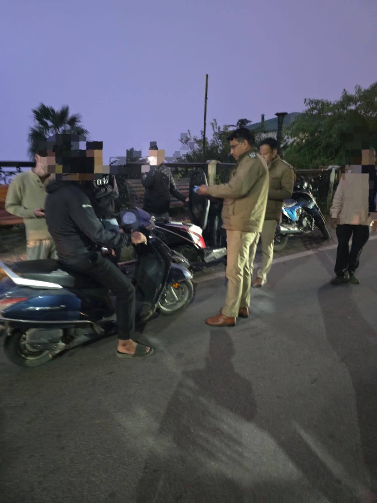 ऑपरेशन प्रहार: पुलिस ने रातभर चलाई वाहन चेकिंग, 90 से अधिक वाहनों पर कार्रवाई