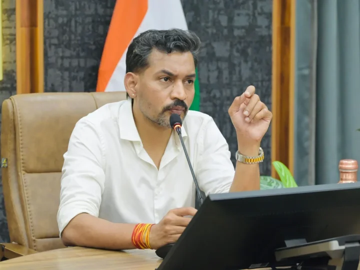बारिश से क्षतिग्रस्त सड़कों को लेकर प्रशासन सख्त, देहरादून के प्रमुख एवं आंतरिक मार्गों का होगा स्थलीय निरीक्षण