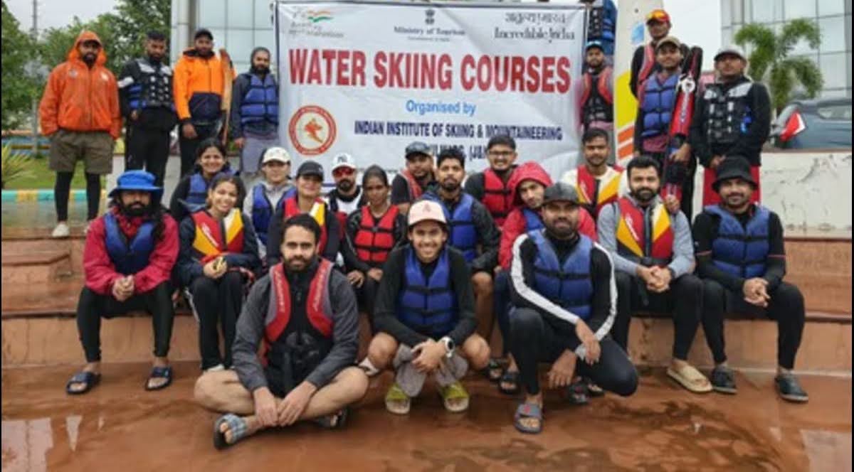 आयोजन: टिहरी झील में भारतीय स्कीइंग एवं पर्वतारोहण संस्थान के तृतीय कोर्स का शुभारंभ
