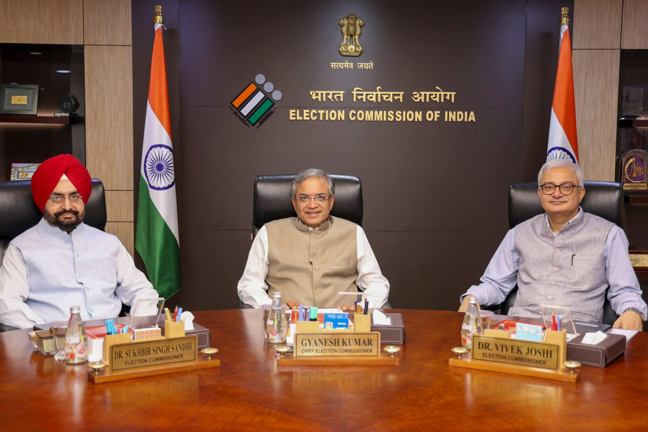 बड़ी ख़बर: नये विवाद में फंसे गये ईसीआई ज्ञानेश कुमार,दो चुनाव आयुक्तों ने उनके कामकाज पर 14 बार दर्ज कराई थी आपत्ति