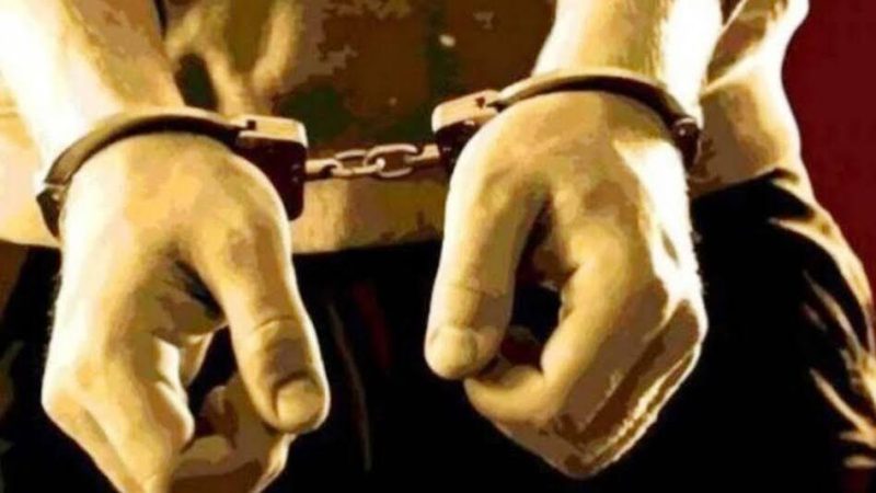 दोहरा हत्याकांड: फ़रार आरोपी पुलिस मुठभेड़ में घायल होकर गिरफ़्तार, प्रेम प्रसंग के चलते मार डाला था बहन और उसके प्रेमी को
