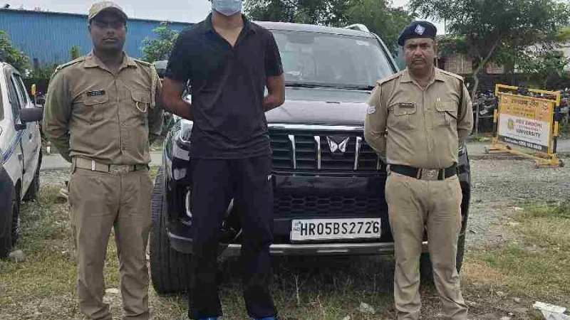 आवासीय कॉलोनी मे कार से स्टंटबाजी करना पडा भारी, शान्ति भंग मे हुड़दंगी गिरफ्तार, कार सीज