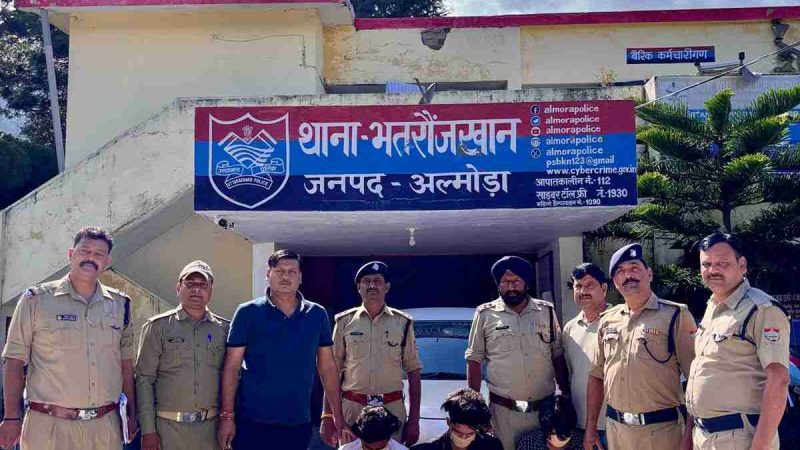 शिकंजा: बिना नंबर प्लेट की कार से 13.63 लाख का गांजा बरामद, तीन तस्कर गिरफ्तार