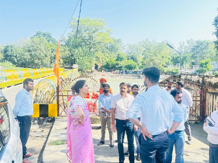 कुंभ-2027: मेलाधिकारी सोनिका ने बैरागी कैंप से शंकराचार्य चौक तक व्यवस्थाओं का किया निरीक्षण  