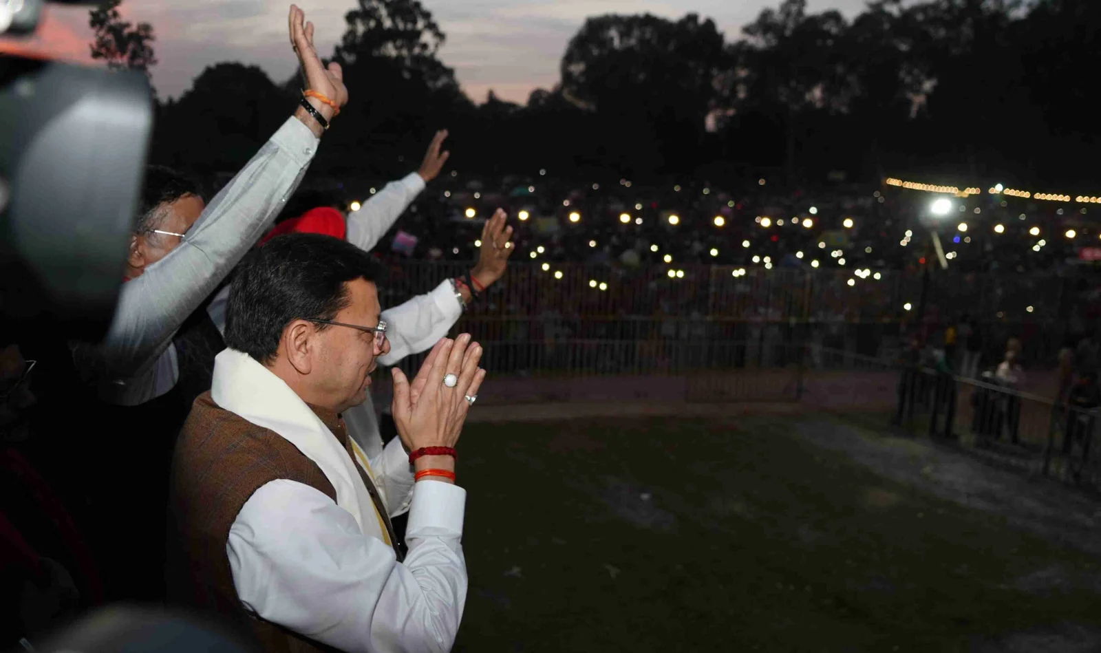 मुख्यमंत्री पुष्कर सिंह धामी बन्नू बिरादरी द्वारा परेड ग्राउंड, देहरादून में आयोजित दशहरा महोत्सव में हुए शामिल