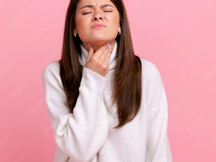 हैल्थ टिप्स: गले में खराश है? इन 5 घरेलू उपायों से पाएं राहत