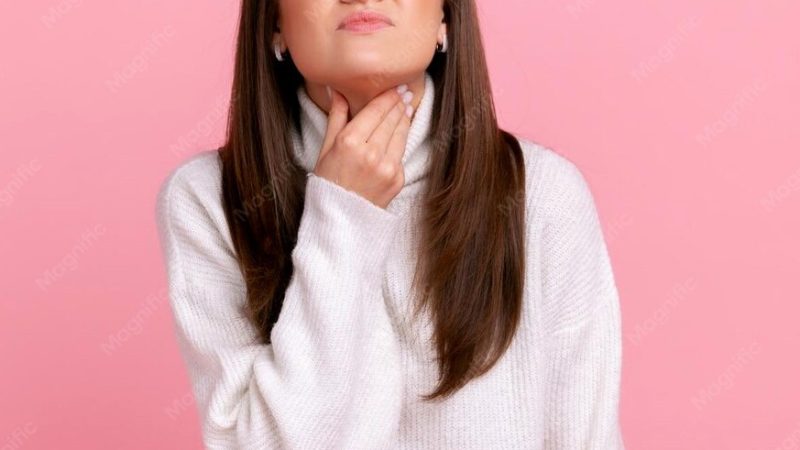 हैल्थ टिप्स: गले में खराश है? इन 5 घरेलू उपायों से पाएं राहत