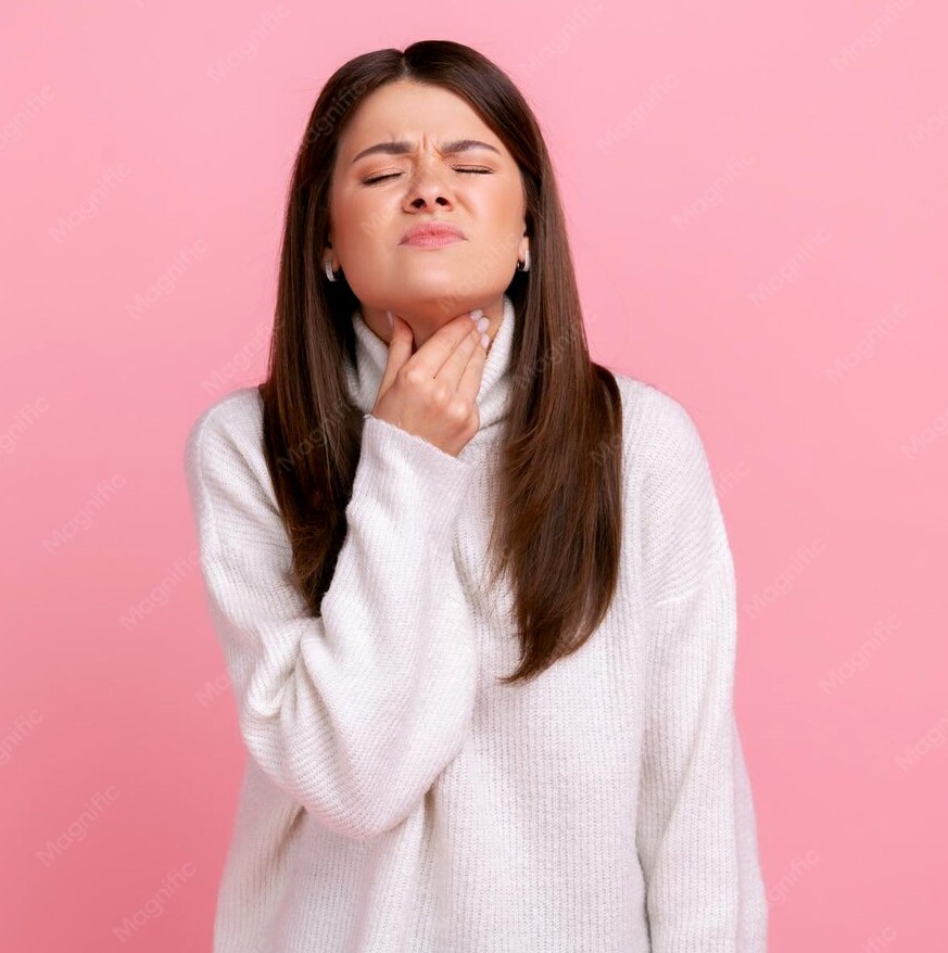 हैल्थ टिप्स: गले में खराश है? इन 5 घरेलू उपायों से पाएं राहत