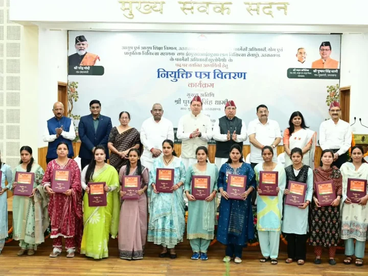 निष्पक्ष भर्ती व्यवस्था का असर, मुख्यमंत्री धामी के नेतृत्व में 35 हजार से अधिक युवाओं को मिली सरकारी नौकरी