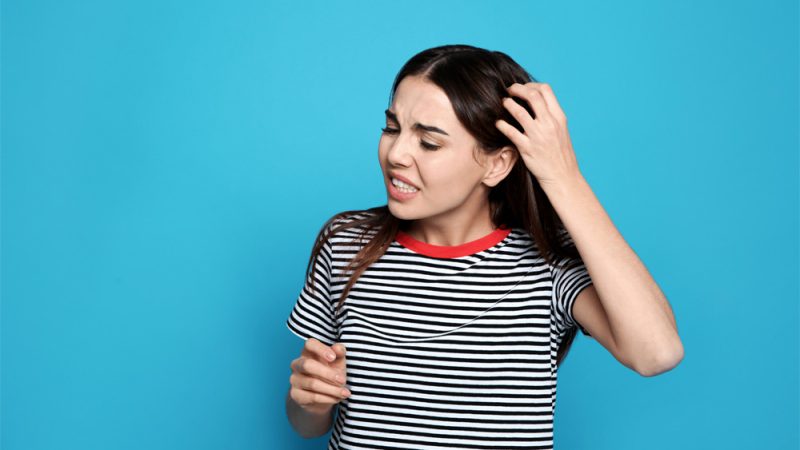 हैल्थ टिप्स: क्या सिर की खुजली से परेशान हैं? इन 5 प्राकृतिक तरीकों से पाएं राहत