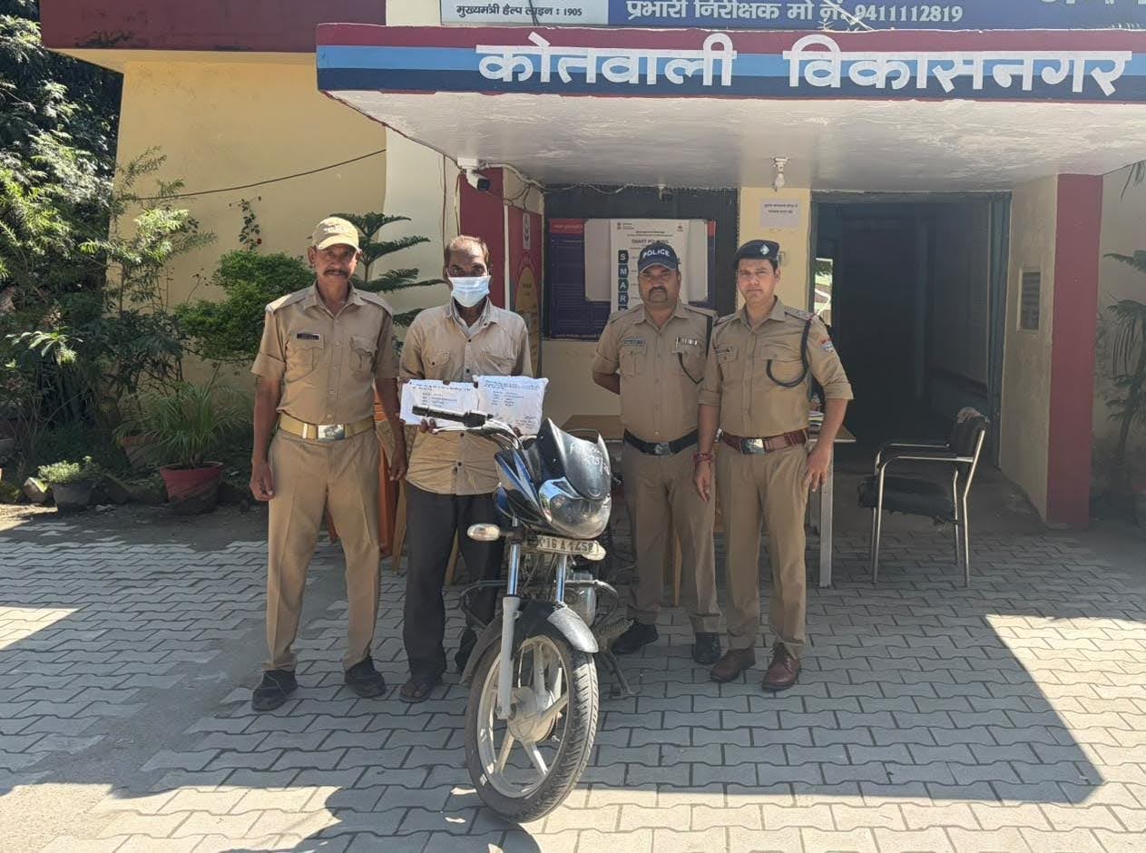 खुलासा: पुलिस ने किया स्कूल परिसर के घर में चोरी का खुलासा, 65 वर्षीय आरोपी गिरफ्तार, सहयोगी रिश्तेदार फ़रार