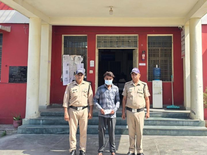 शिकंजा: डिलीवरी बॉय की आड़ में स्मैक की सप्लाई, 6.50 लाख की नशीली खेप के साथ गिरफ्तार