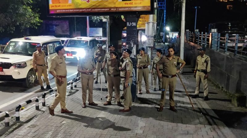 एक्शन: वीकेंड पर दून में पुलिस की ‘नाइट स्ट्राइक’, 1809 वाहन चेक, 1900 से अधिक लोगों से पूछताछ