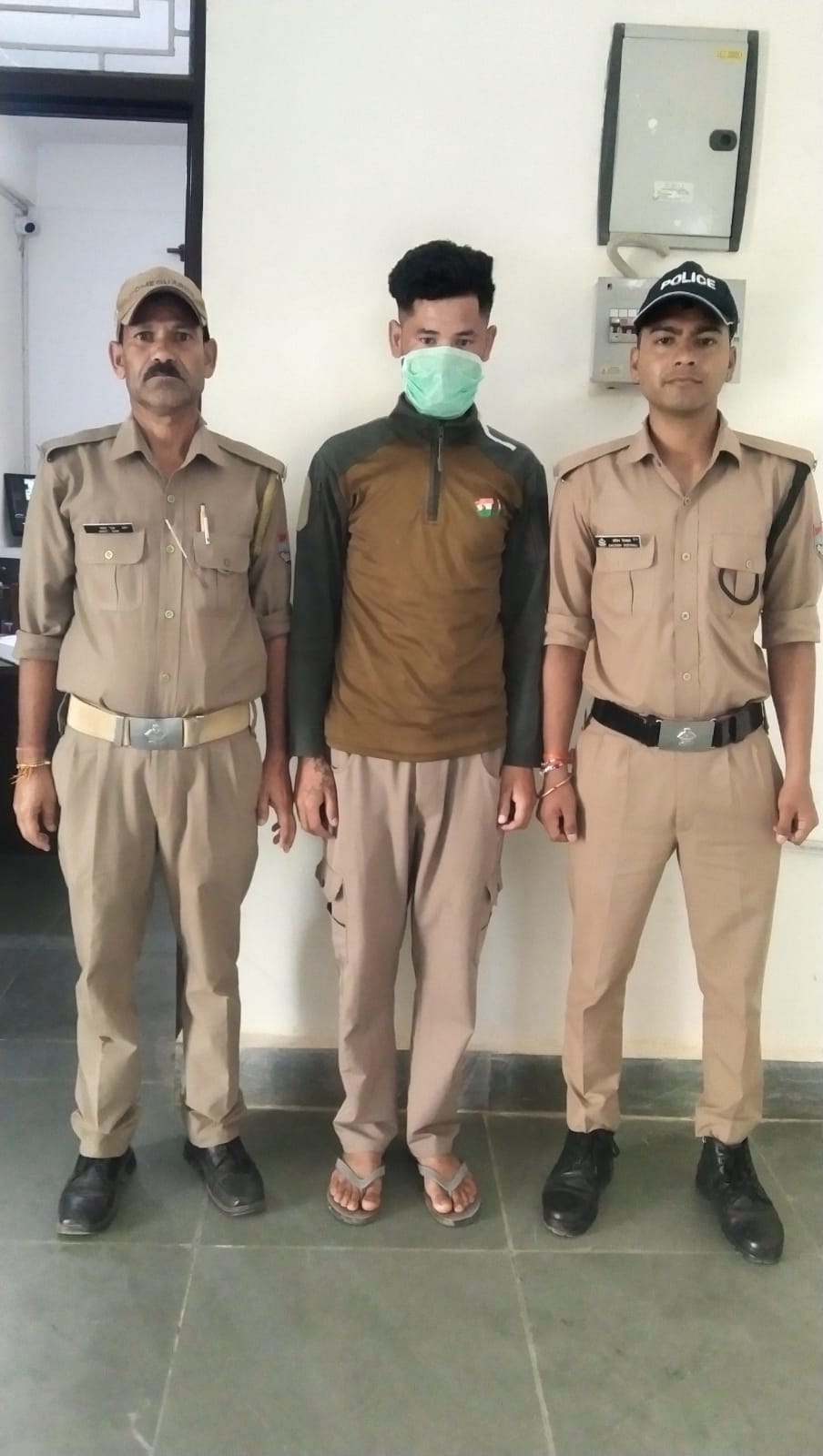 एफ आई आर: महिला से छेड़छाड़ और उत्पीड़न का आरोप, जहरीला पदार्थ पिलाने की कोशिश; आरोपी गिरफ्तार