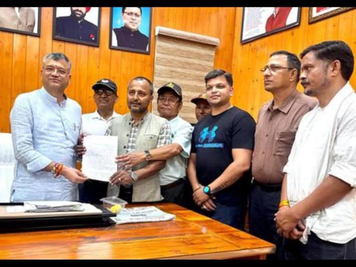 आवाज़: क्लेमेनटाउन में नगर निगम का नया जोनल कार्यालय बनाने की मांग, महापौर को सौंपा ज्ञापन