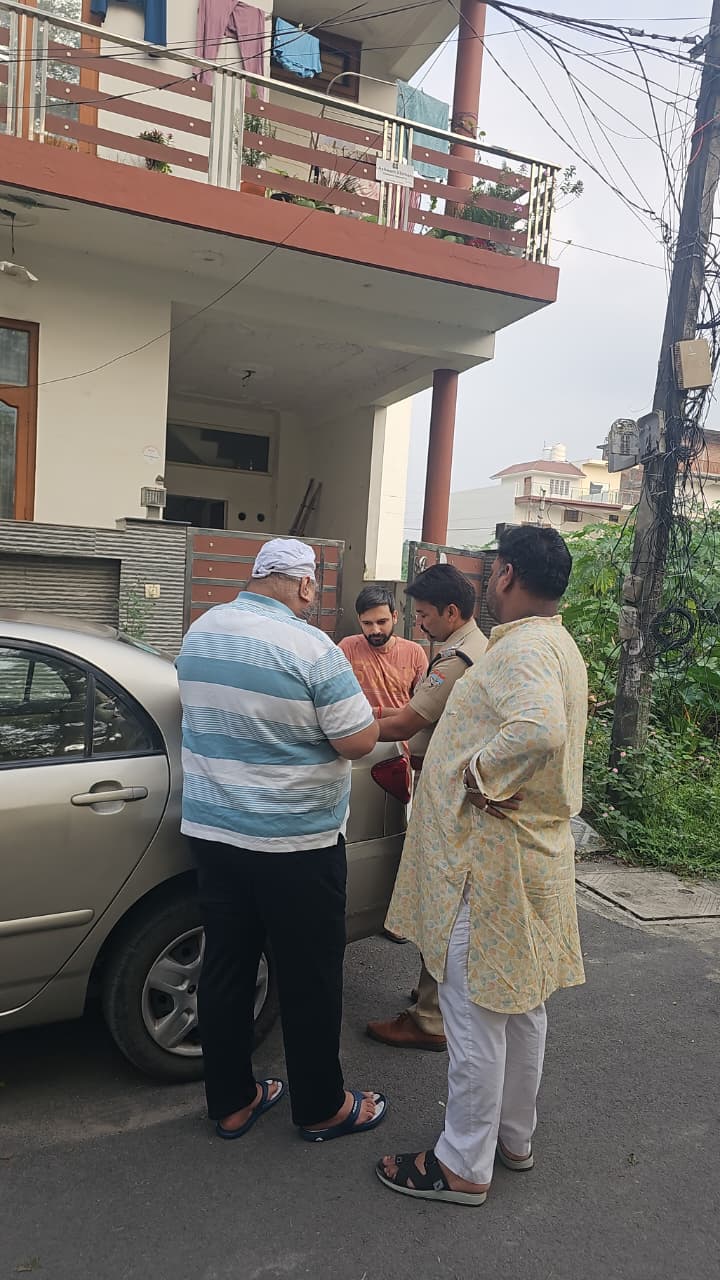 एक्शन: पटेलनगर में पुलिस का बड़ा सत्यापन अभियान, 35 मकान मालिकों पर 3.50 लाख का जुर्माना