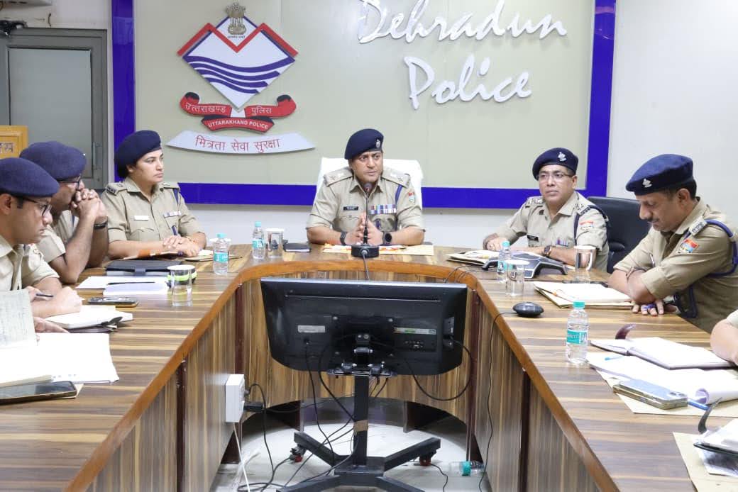 चौकसी: त्योहारी सीजन में लापरवाही बर्दाश्त नहीं, एसएसपी दून प्रमेंद्र सिंह डोबाल की कड़ी चेतावनी